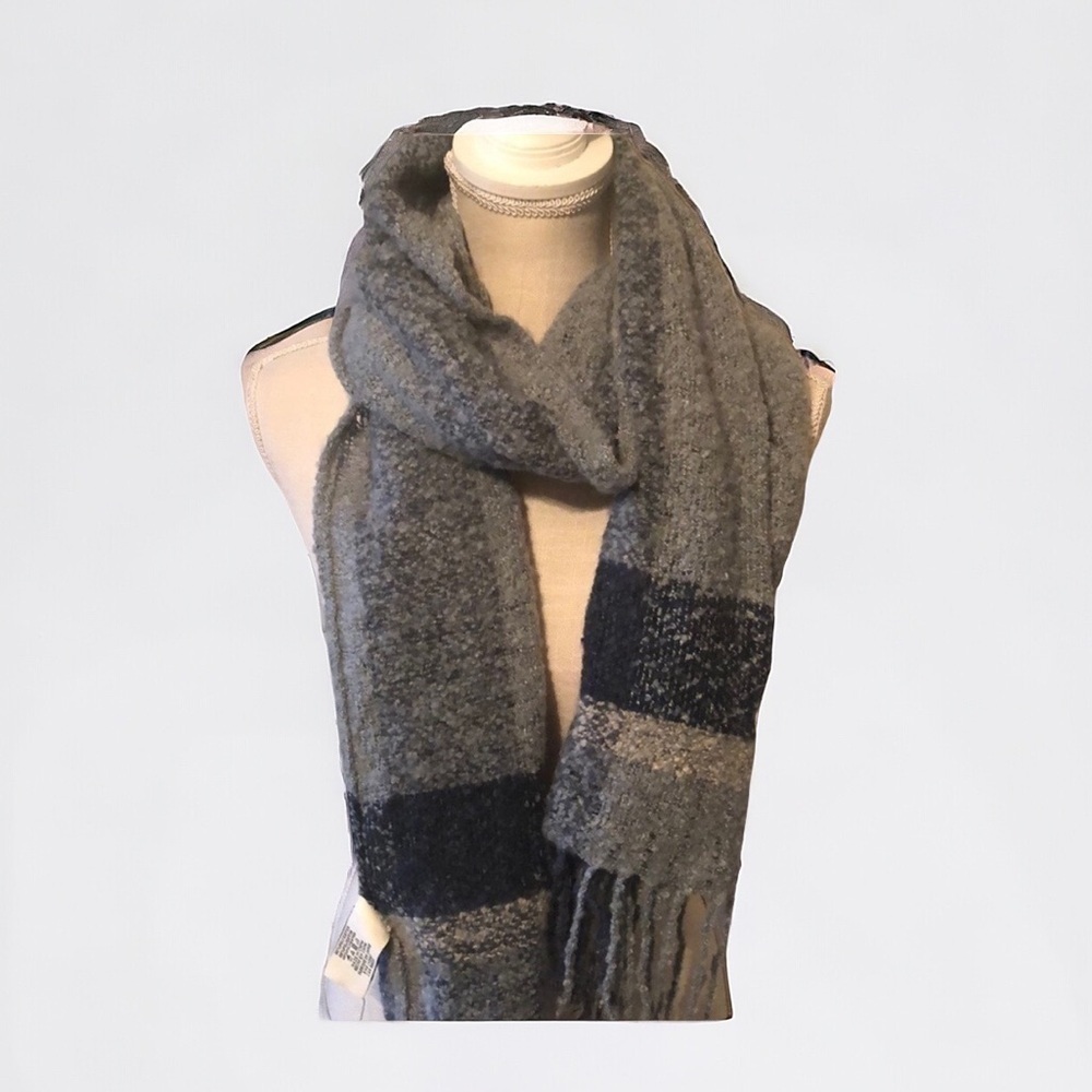 Simply Noelle shawl/scarf, gray, 20 x 70